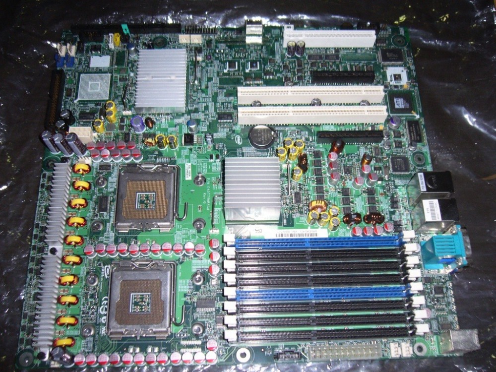 MB Intel Server S5000VSA s771 dual 01.JPG